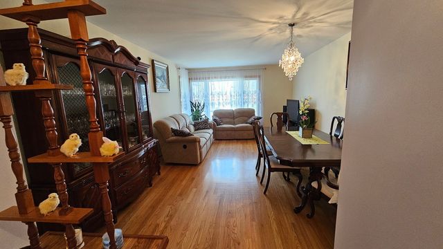 1208 N Walnut Avenue, Arlington Heights, IL 60004