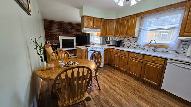 1208 N Walnut Avenue, Arlington Heights, IL 60004