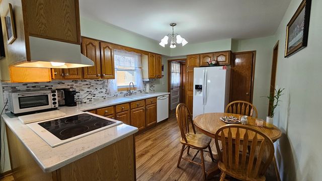 1208 N Walnut Avenue, Arlington Heights, IL 60004