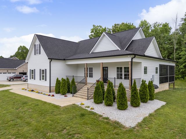 14 Hemlock Cir, Burns, TN 37029