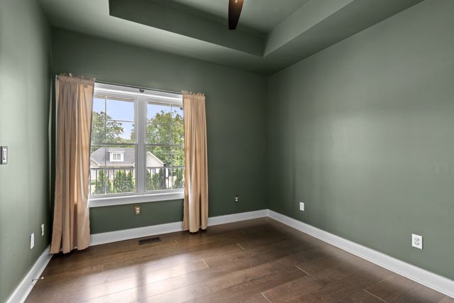 14 Hemlock Cir, Burns, TN 37029