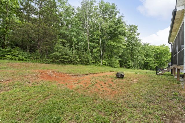 14 Hemlock Cir, Burns, TN 37029
