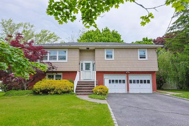 9 Grossman Street, Melville, NY 11747