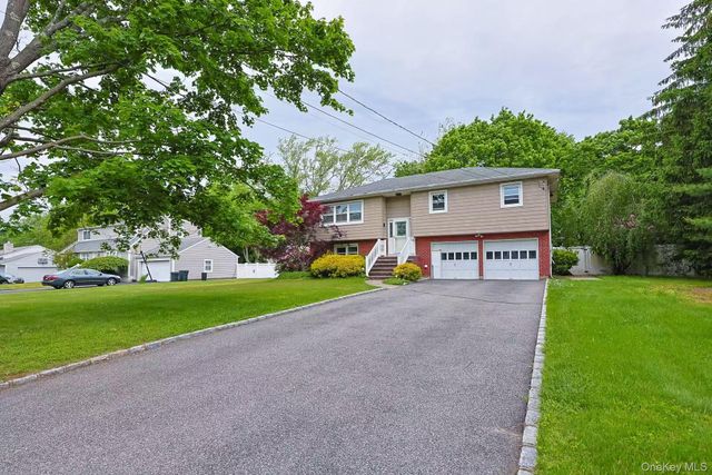 9 Grossman Street, Melville, NY 11747