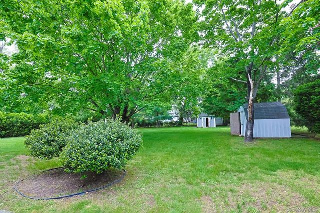 9 Grossman Street, Melville, NY 11747