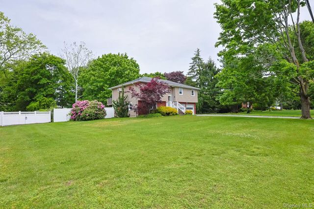9 Grossman Street, Melville, NY 11747