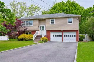 9 Grossman Street, Melville, NY 11747