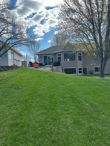 3221 Eagle Ridge Drive W, Willmar, MN 56201