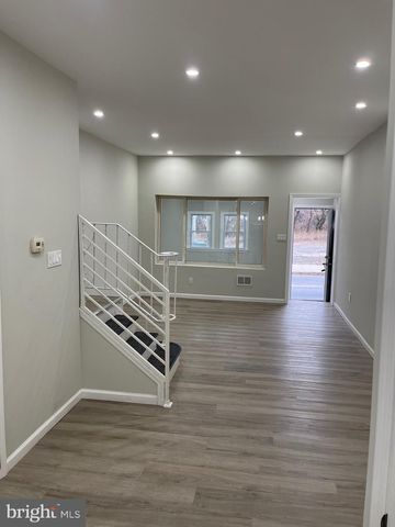 729 N 10TH ST, Camden, NJ 08102