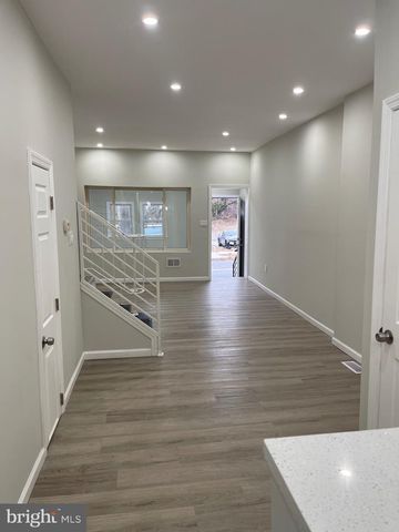 729 N 10TH ST, Camden, NJ 08102