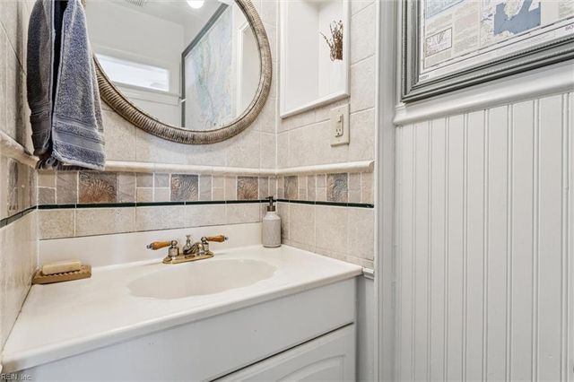 4002 Chesapeake AVE, Hampton, VA 23669