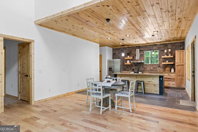 38 Friendly Lane, Mccaysville, GA 30555