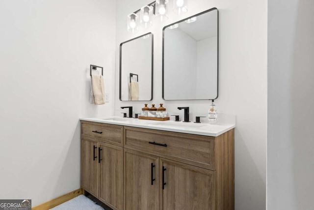 38 Friendly Lane, Mccaysville, GA 30555