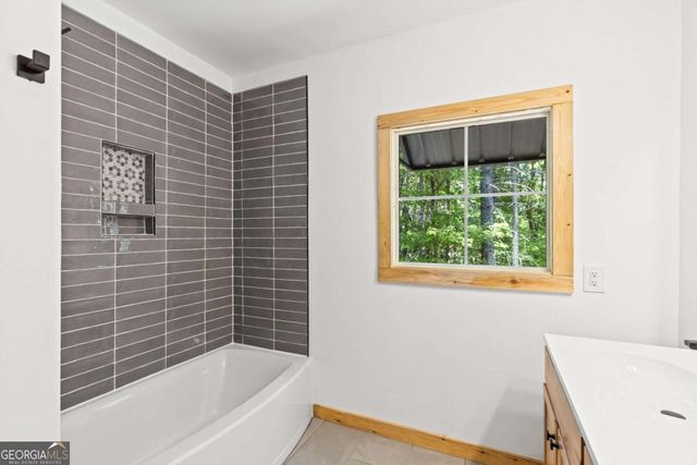 38 Friendly Lane, Mccaysville, GA 30555