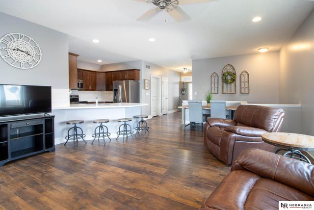 725 Larkspur Drive, Hickman, NE 68372