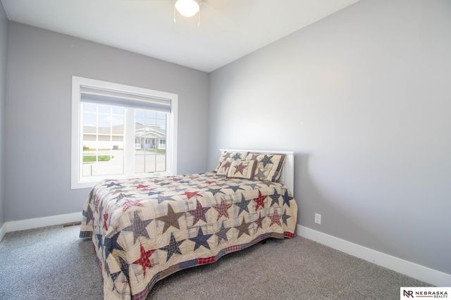 725 Larkspur Drive, Hickman, NE 68372