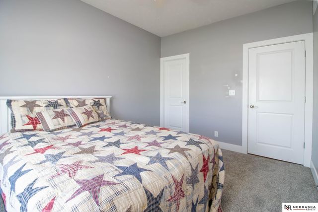 725 Larkspur Drive, Hickman, NE 68372