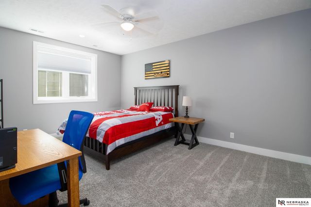 725 Larkspur Drive, Hickman, NE 68372