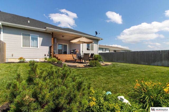 725 Larkspur Drive, Hickman, NE 68372