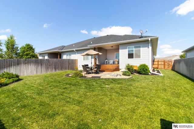 725 Larkspur Drive, Hickman, NE 68372