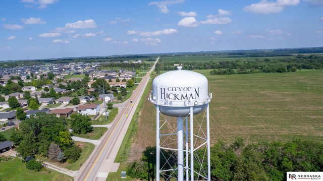 725 Larkspur Drive, Hickman, NE 68372