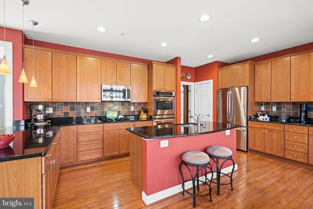 509 OAK KNOLL TER, Rockville, MD 20850