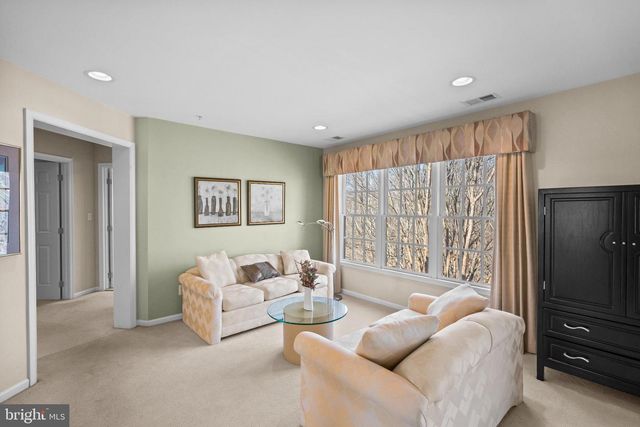 509 OAK KNOLL TER, Rockville, MD 20850