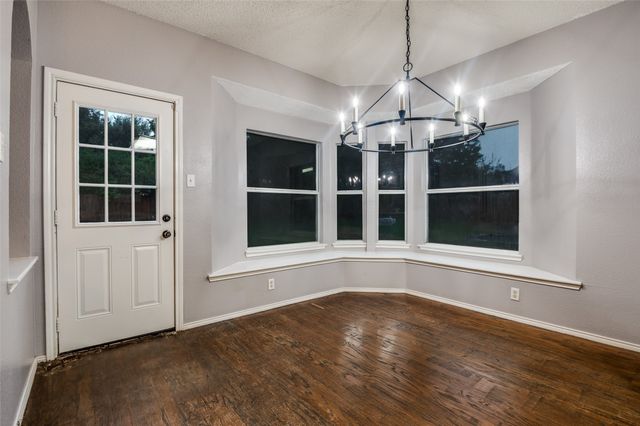 1215 Waterford Oaks Circle, Cedar Hill, TX 75104