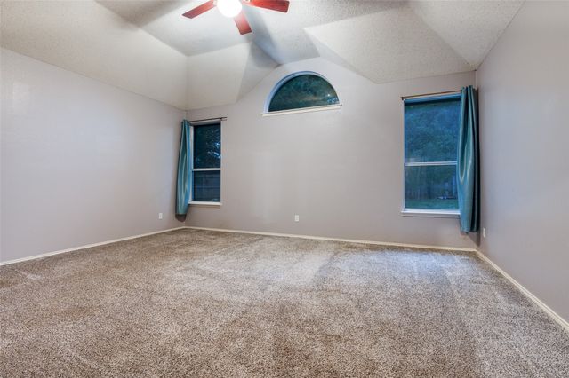 1215 Waterford Oaks Circle, Cedar Hill, TX 75104