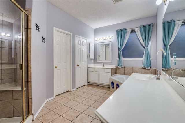 1215 Waterford Oaks Circle, Cedar Hill, TX 75104