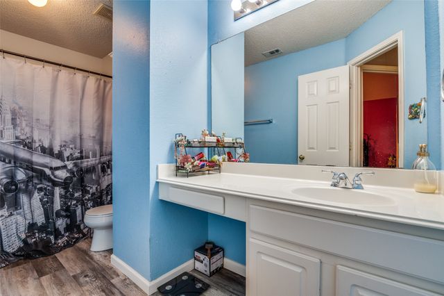 1215 Waterford Oaks Circle, Cedar Hill, TX 75104