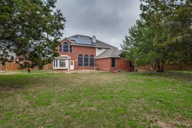 1215 Waterford Oaks Circle, Cedar Hill, TX 75104