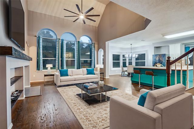 1215 Waterford Oaks Circle, Cedar Hill, TX 75104