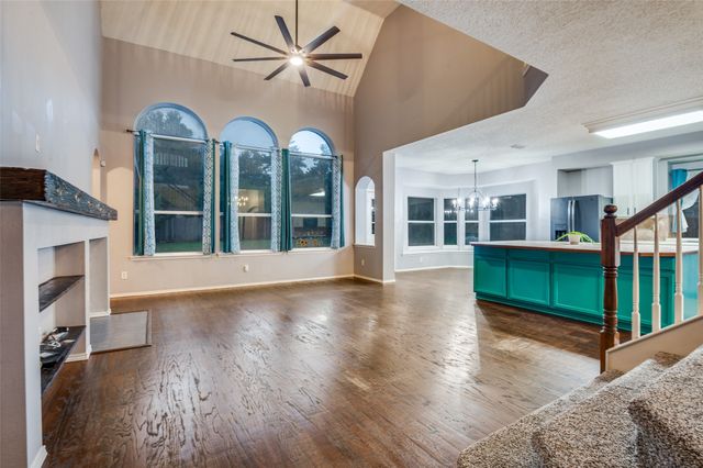 1215 Waterford Oaks Circle, Cedar Hill, TX 75104