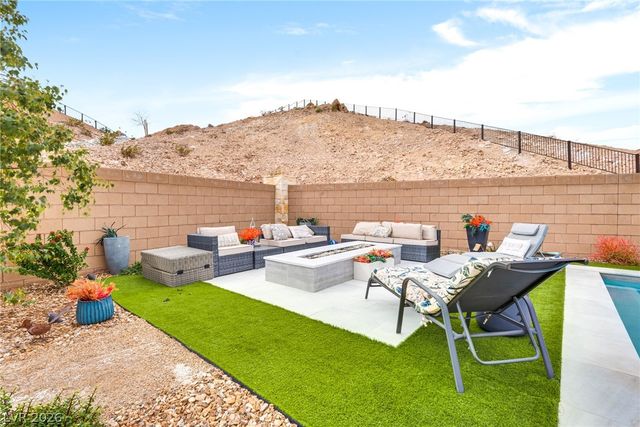 174 Crimson Cactus Avenue, Henderson, NV 89011