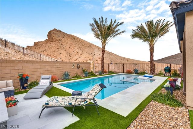 174 Crimson Cactus Avenue, Henderson, NV 89011