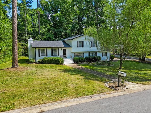 1236 Country Pine Drive, Ellenwood, GA 30294