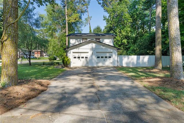 1236 Country Pine Drive, Ellenwood, GA 30294