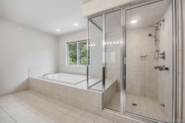 1786 Hartshorn Avenue, Troy, MI 48083