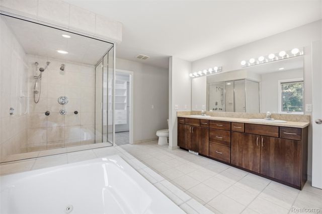 1786 Hartshorn Avenue, Troy, MI 48083