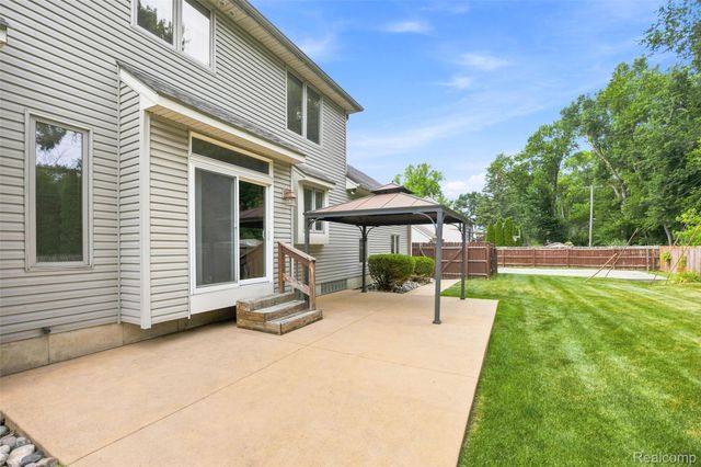 1786 Hartshorn Avenue, Troy, MI 48083
