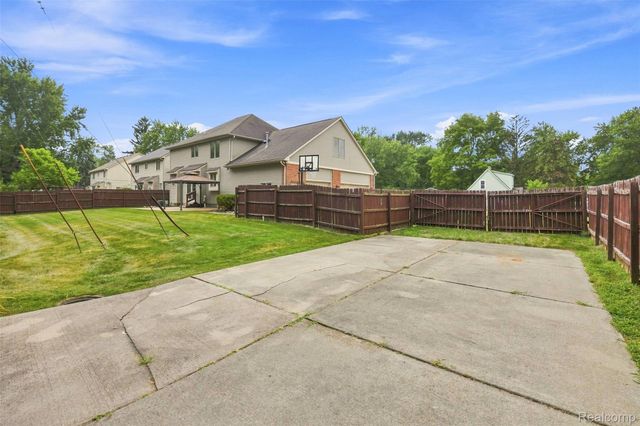 1786 Hartshorn Avenue, Troy, MI 48083