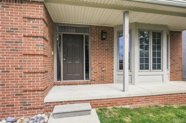 1786 Hartshorn Avenue, Troy, MI 48083