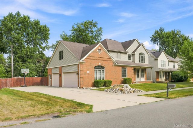 1786 Hartshorn Avenue, Troy, MI 48083