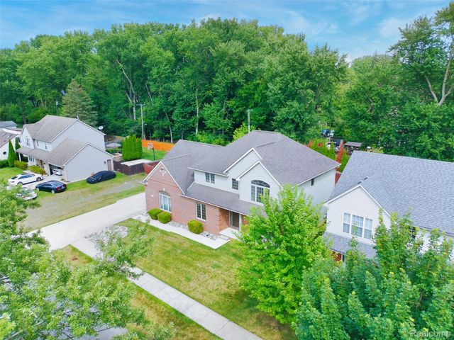 1786 Hartshorn Avenue, Troy, MI 48083