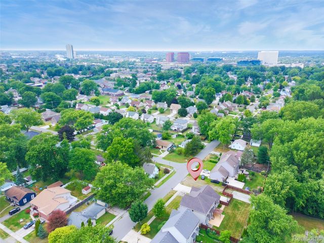 1786 Hartshorn Avenue, Troy, MI 48083