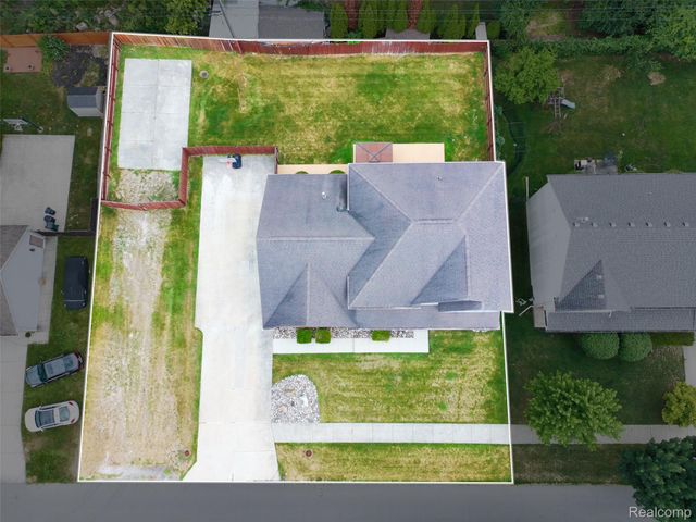 1786 Hartshorn Avenue, Troy, MI 48083