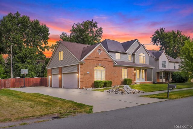 1786 Hartshorn Avenue, Troy, MI 48083