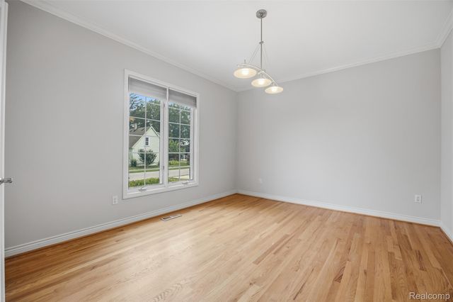 1786 Hartshorn Avenue, Troy, MI 48083