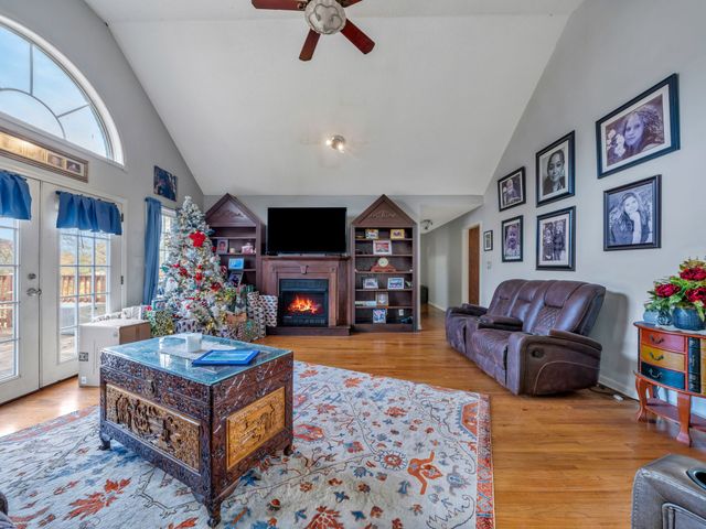 311 Downs Rd, Cumberland City, TN 37050